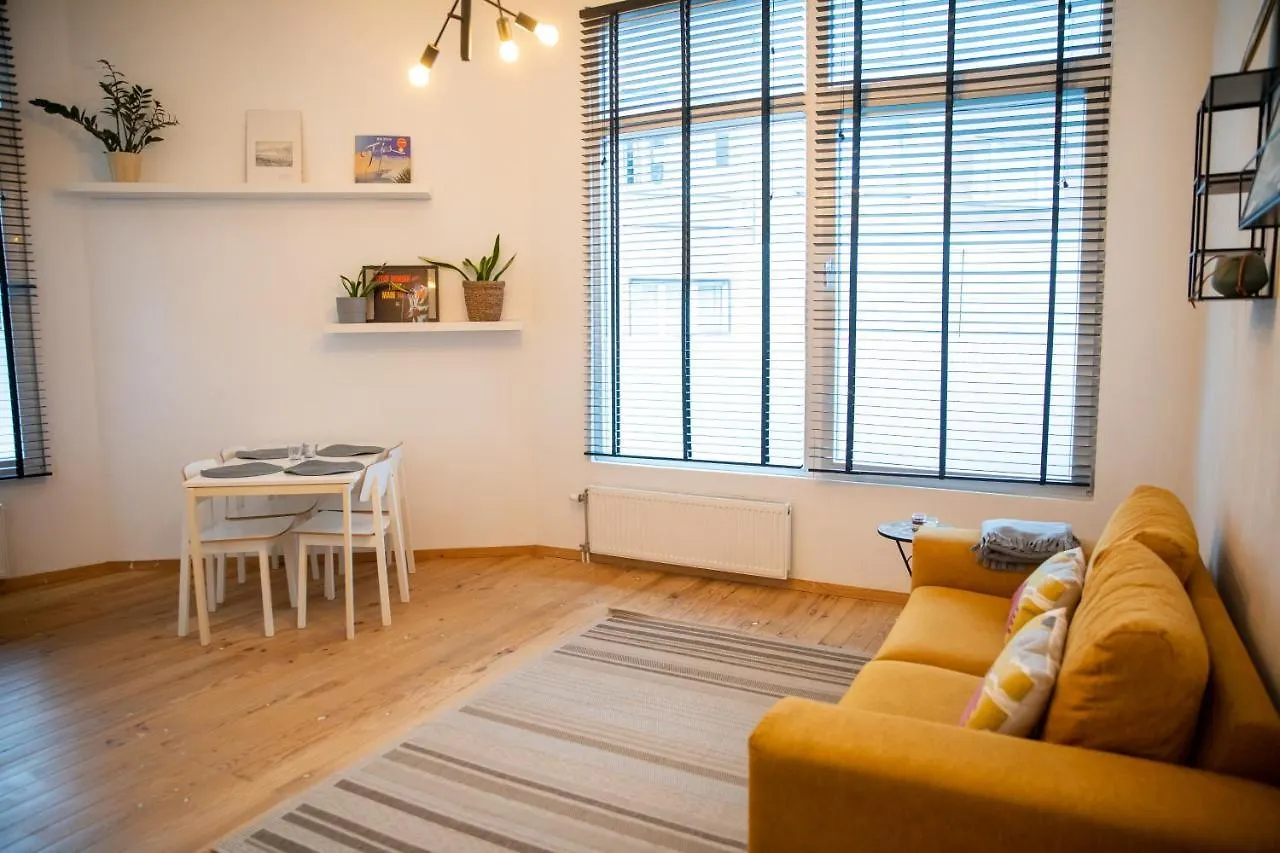 Cozy Apartment In Antwerp- Shuttle To Tomorrowland Possible contacts